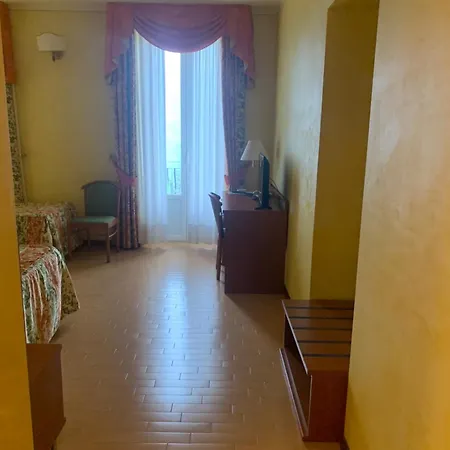 La Bussola Hotel